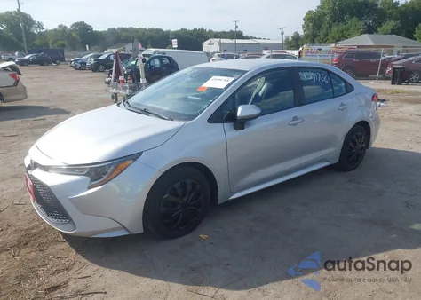 2021 Toyota Corolla Le z USA, uszkodzony, nr VIN 5YFEPMAE6MP190028